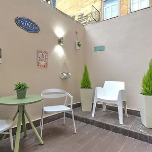 Apartment Traditional With A Terrace, Ac And Fast Internet, Lisbon